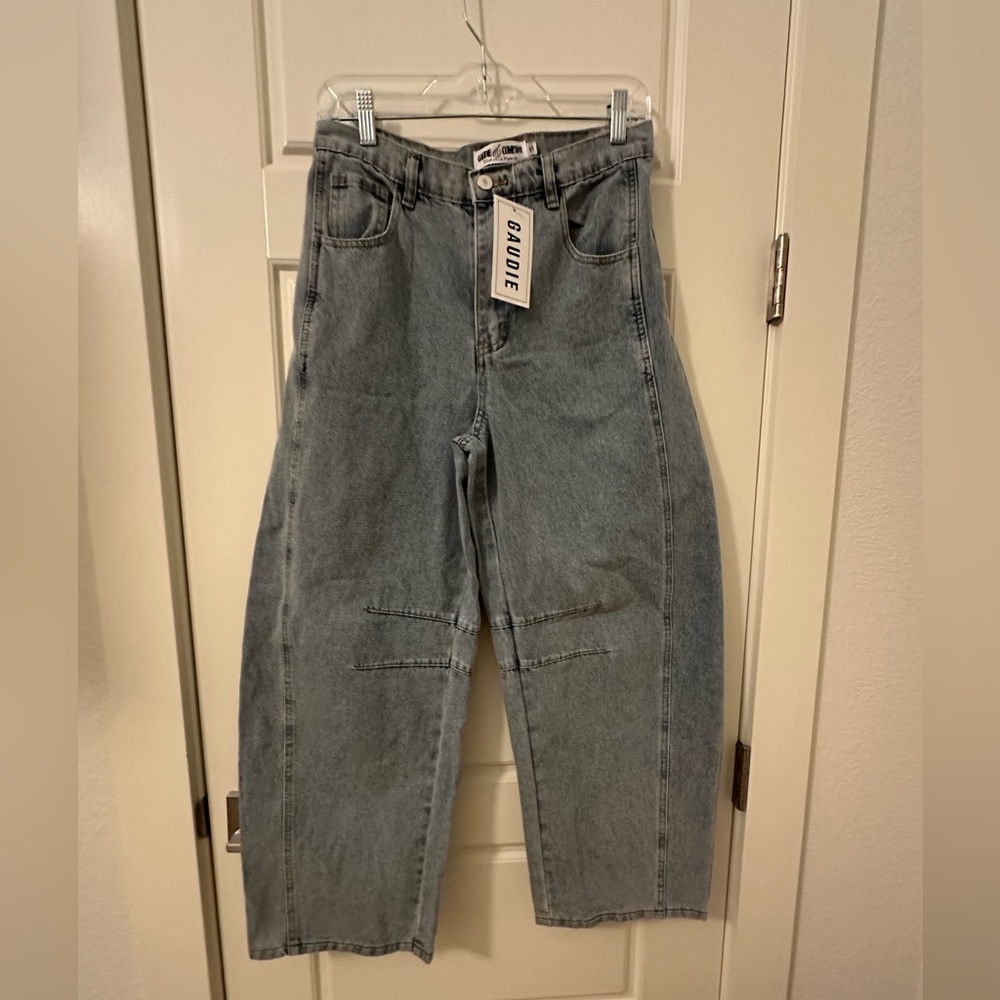 NWT Boutique Gaudie & Co. Barrel Jeans Size Small